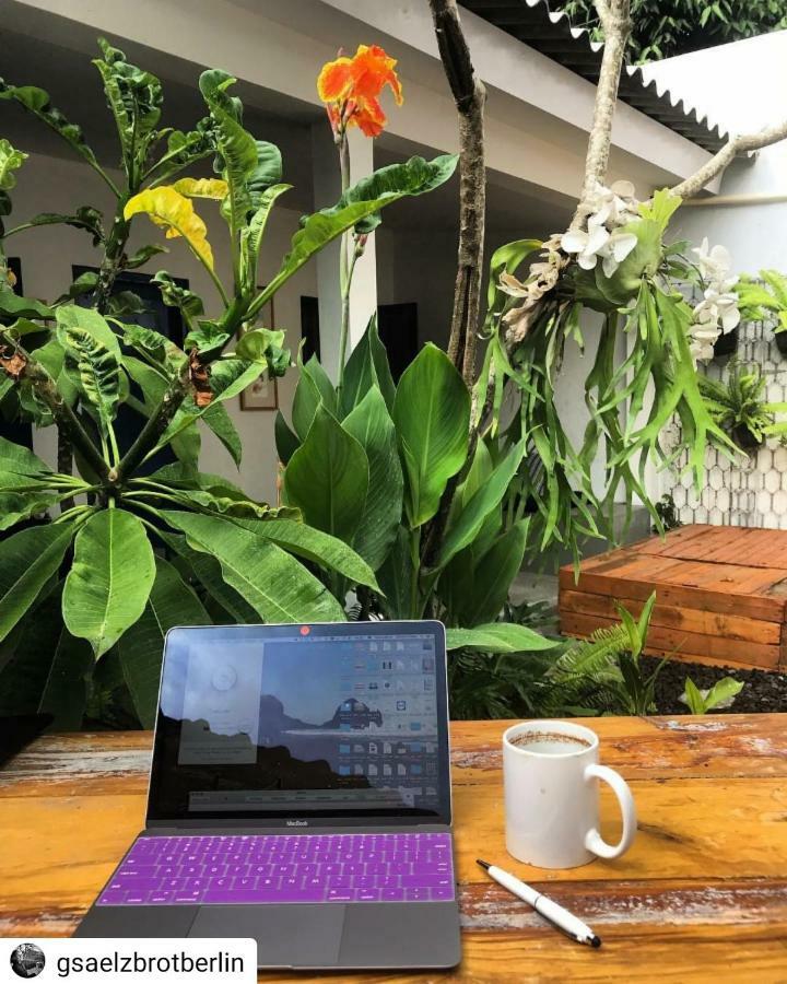 Pondok Sare Vandrarhem Yogyakarta Exteriör bild